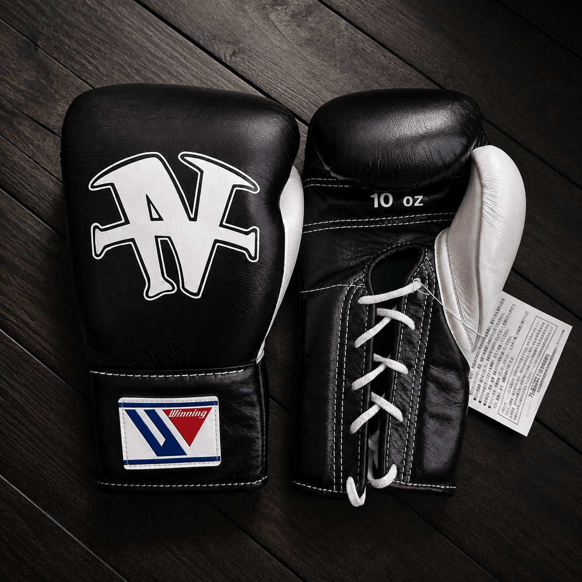 Winning Boxing Gloves Black/White Sparring