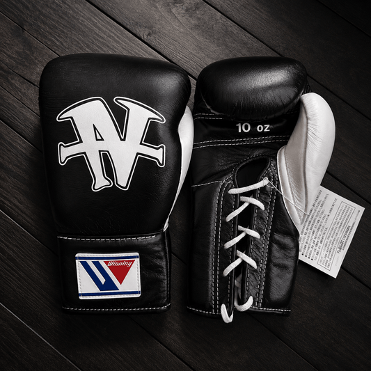 Winning Boxing Gloves Black/White Sparring