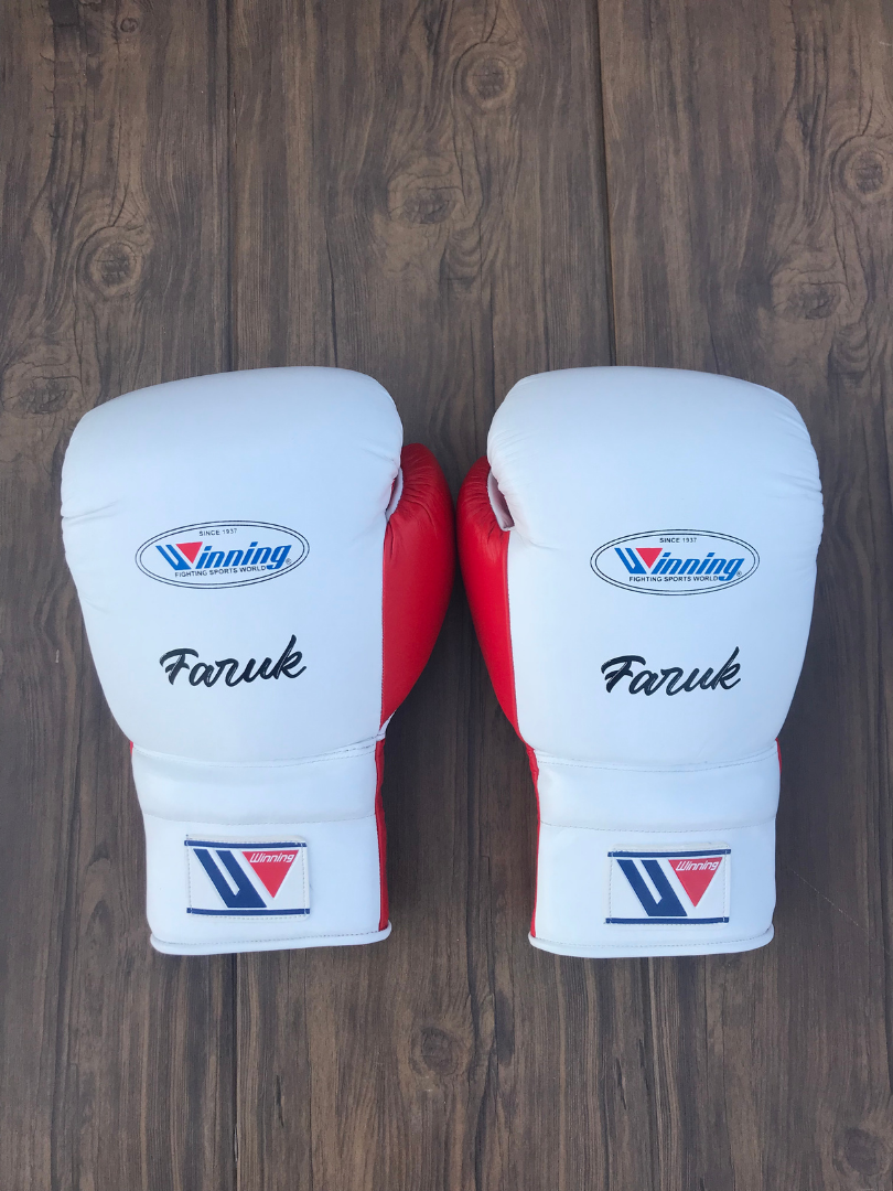 Winning Boxing Gloves White/Red Fight Gear