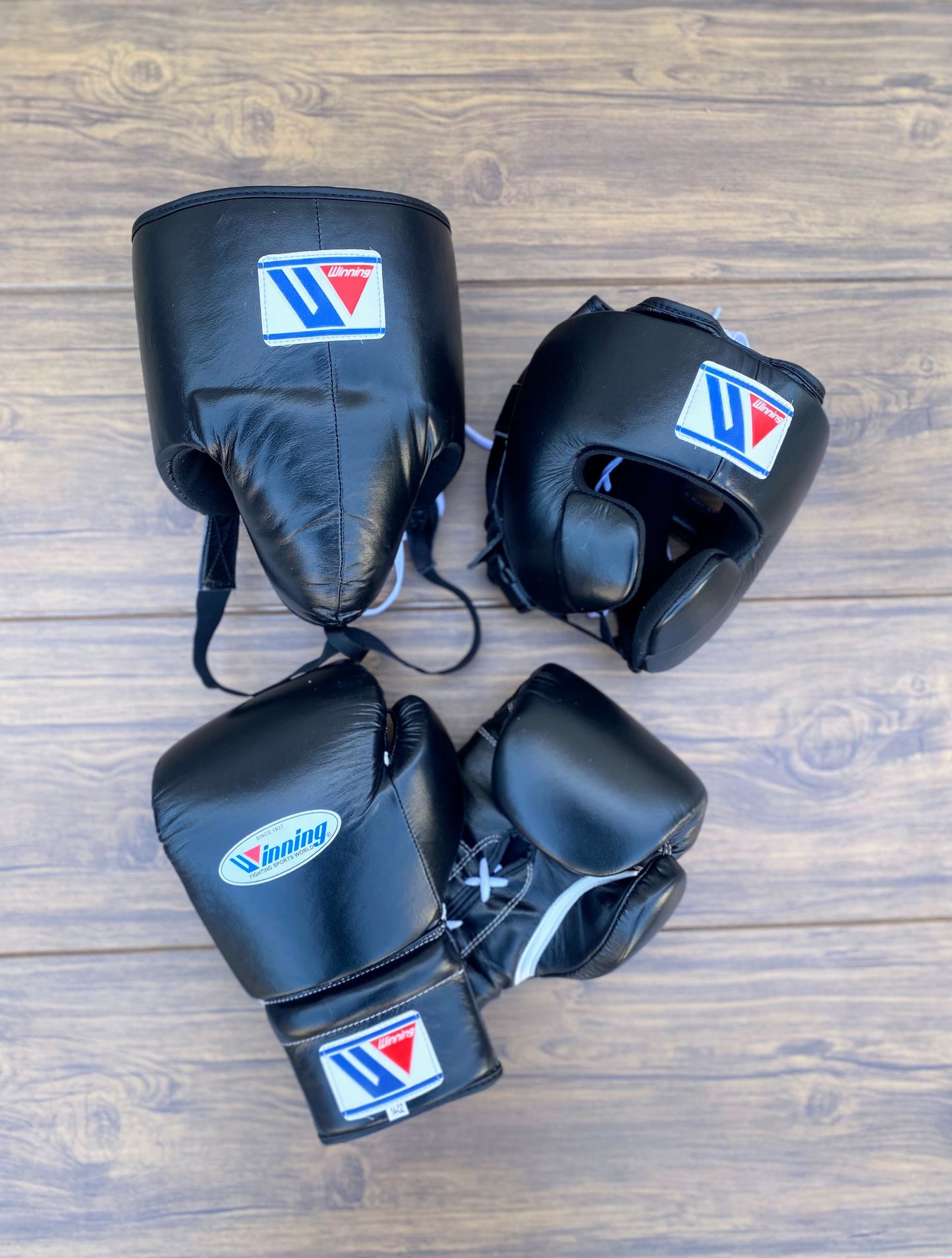 Winning Boxing Gloves Set Black Custom