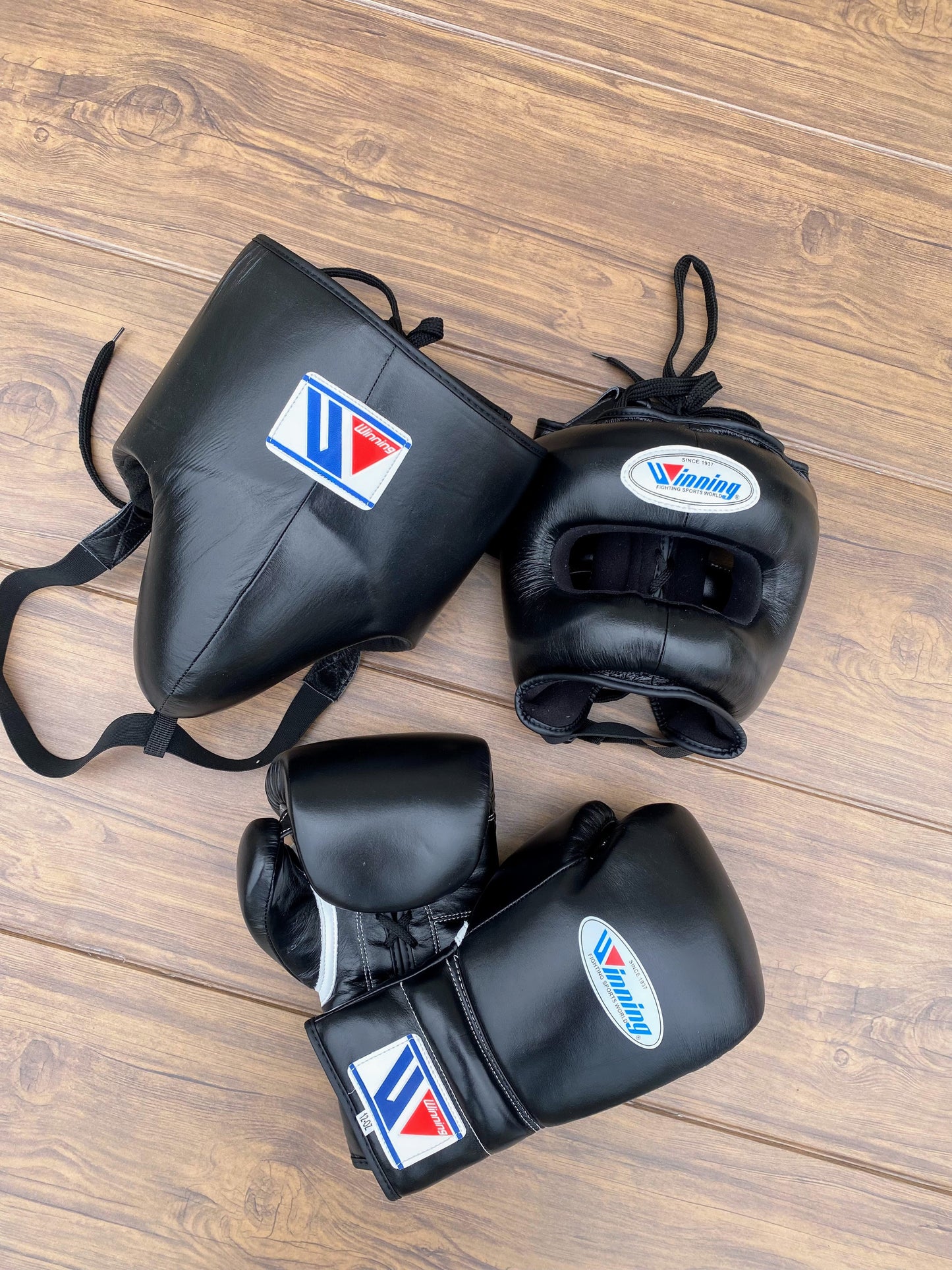 Winning Boxing Gloves Set Black Premium Leather