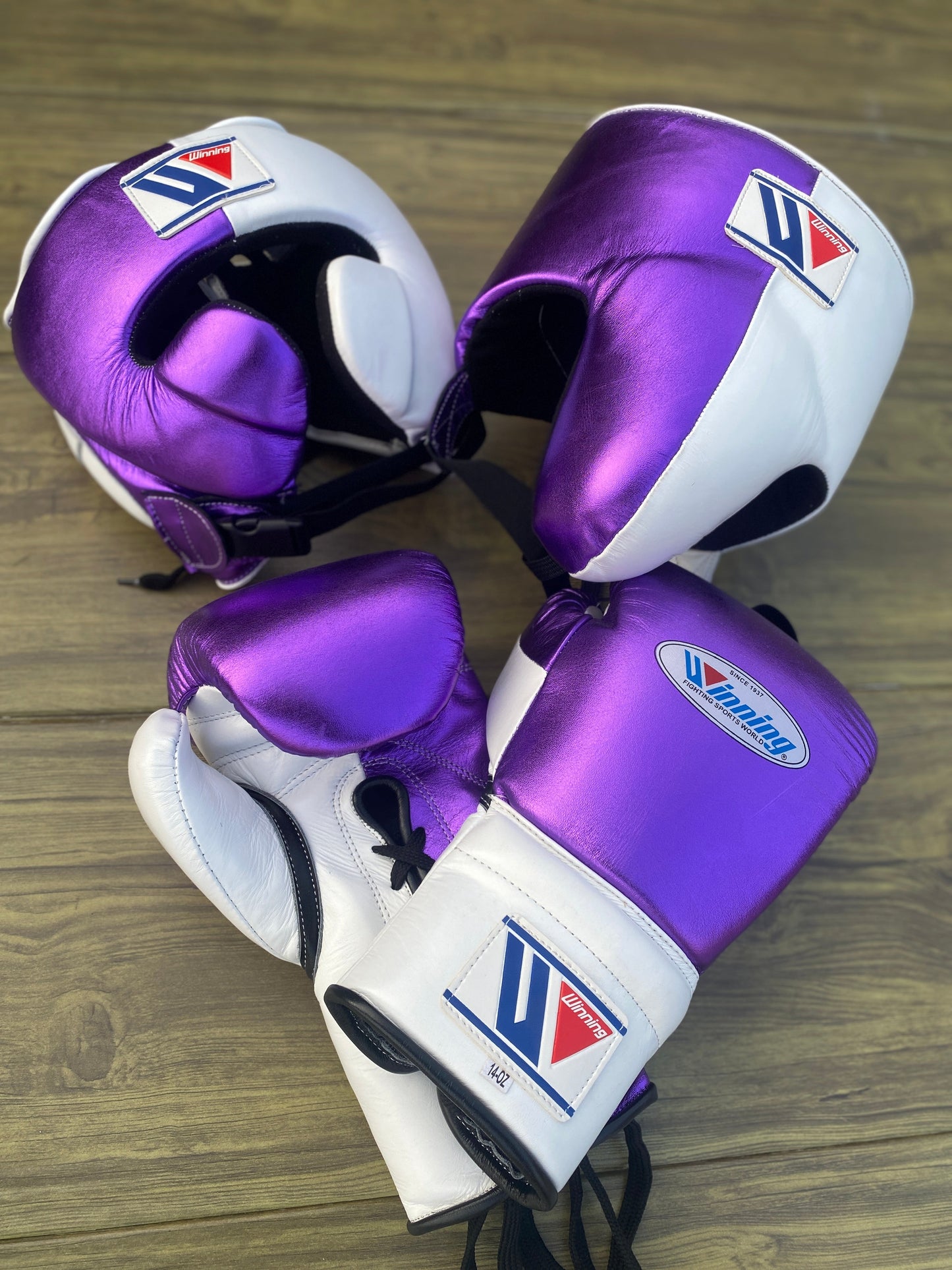Winning Boxing Gloves Set White/Purple Protective Gear