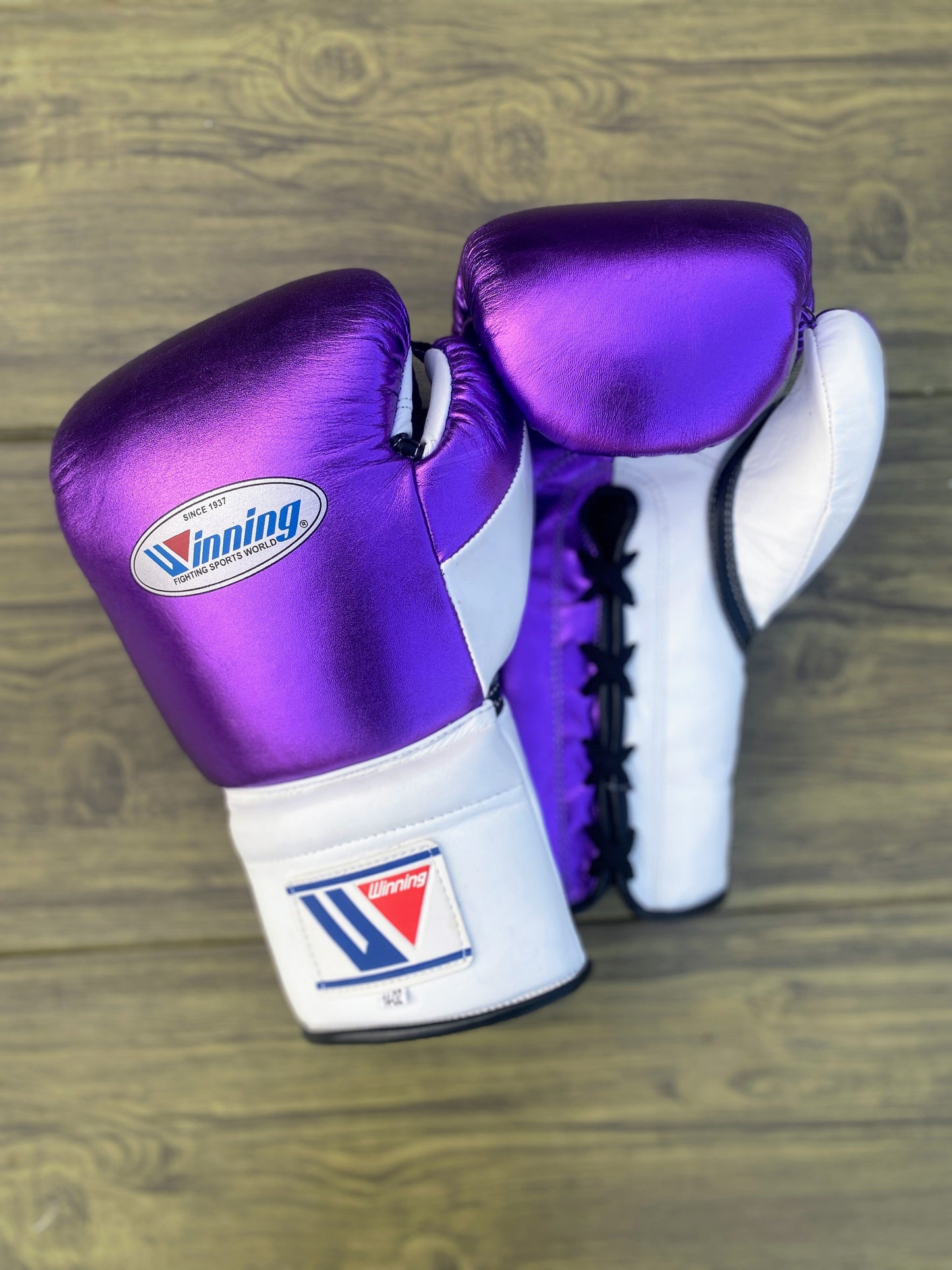 Winning Boxing Gloves Set White/Purple Protective Gear