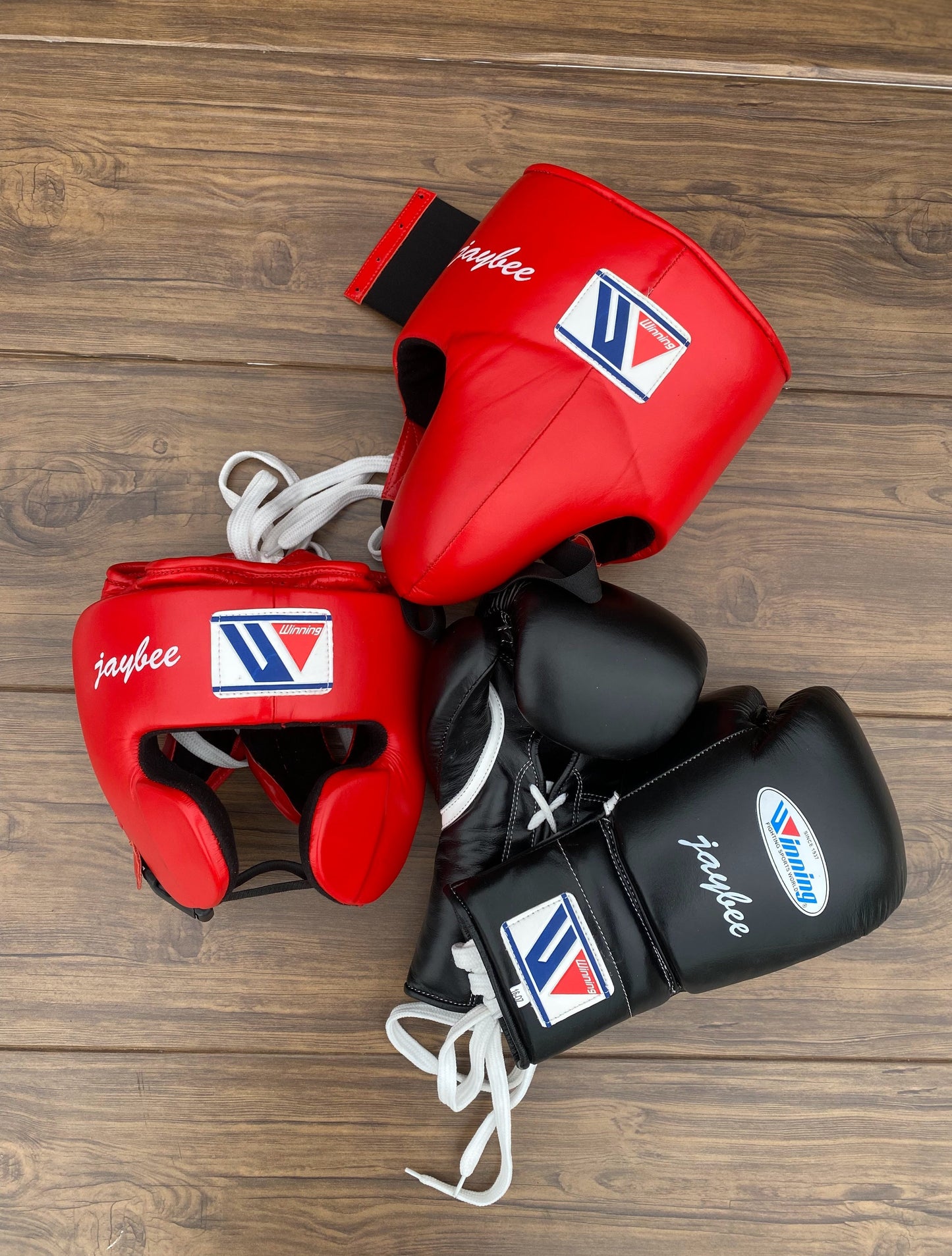 Winning Boxing Gloves Set Red/Black Boxing Gear