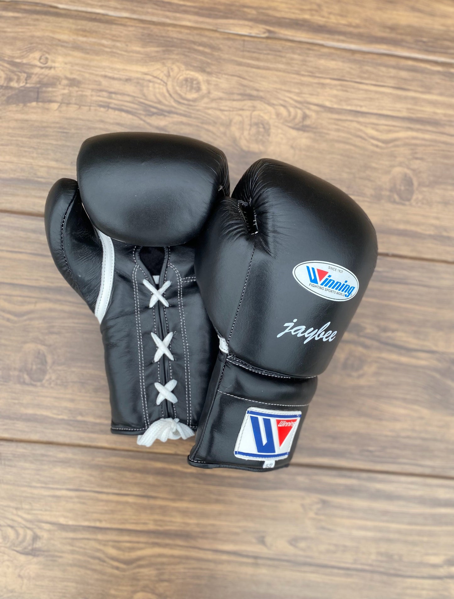 Winning Boxing Gloves Set Red/Black Boxing Gear