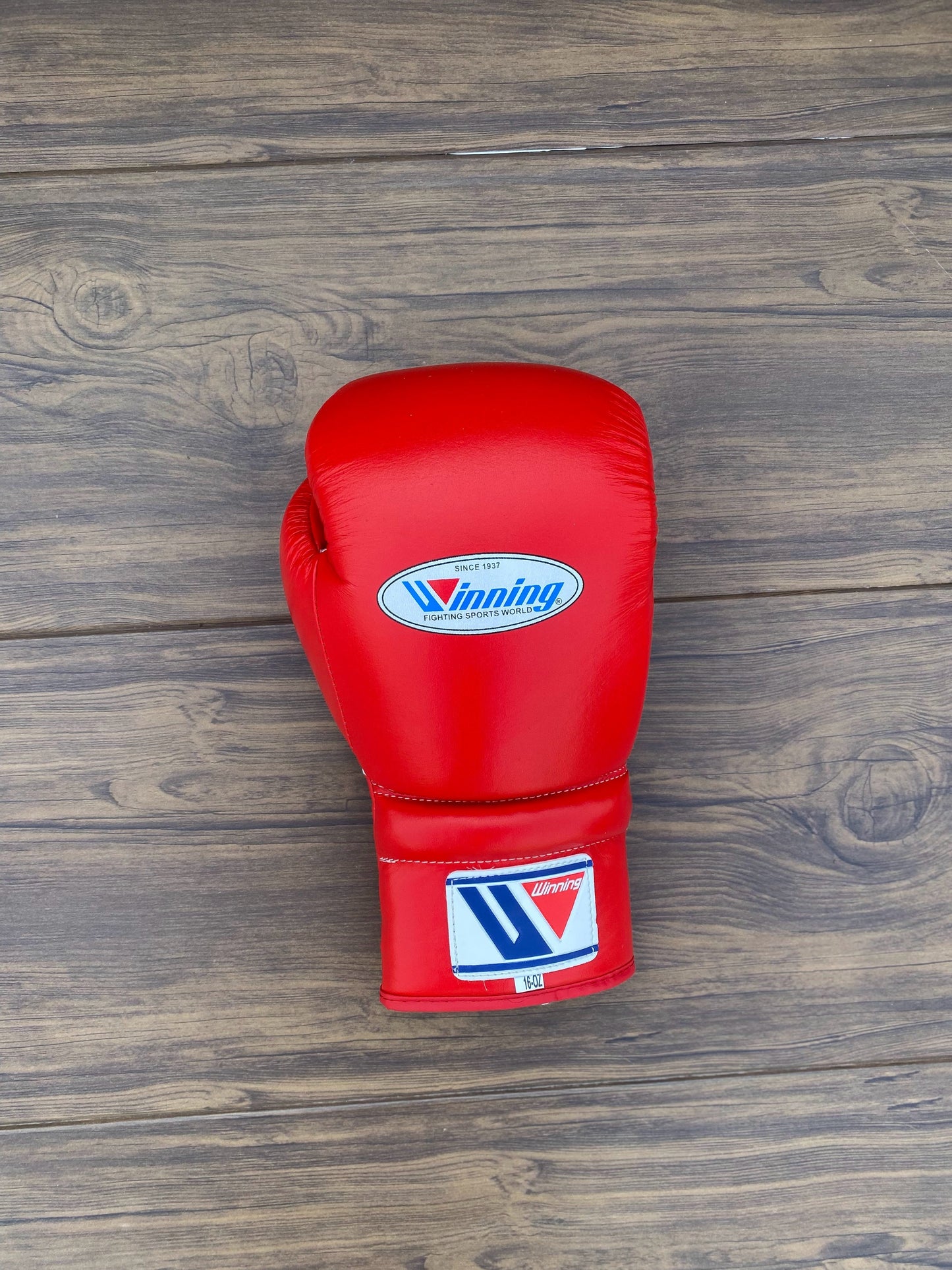 Winning Boxing Gloves Set Red Lace-Up Gloves