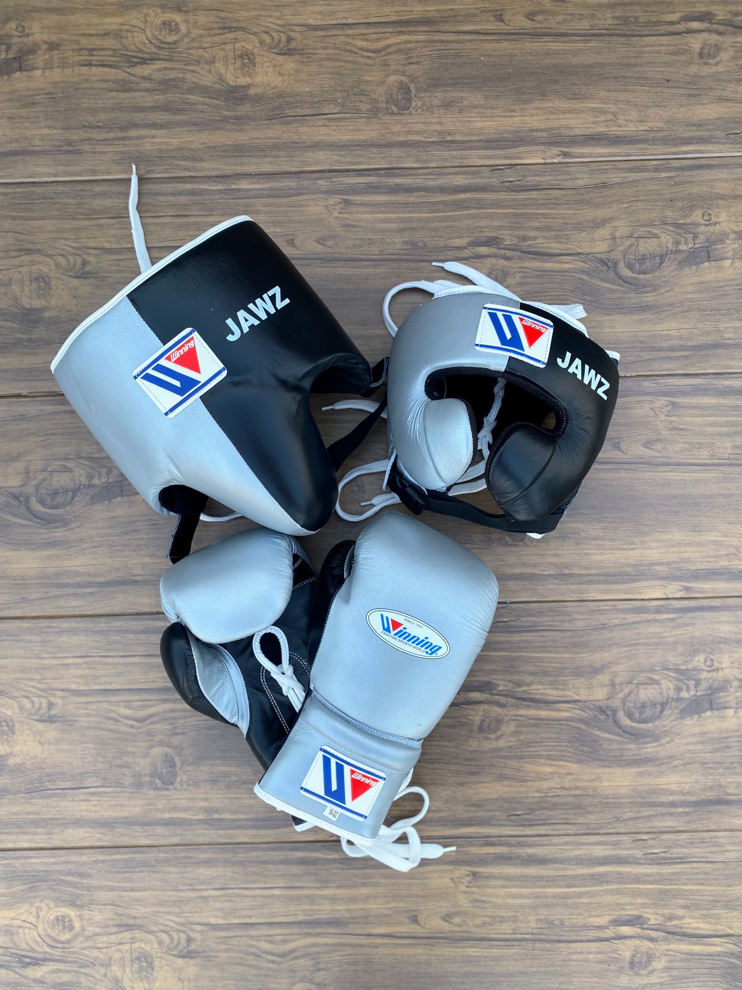 Winning Boxing Gloves Set Black/Silver Custom