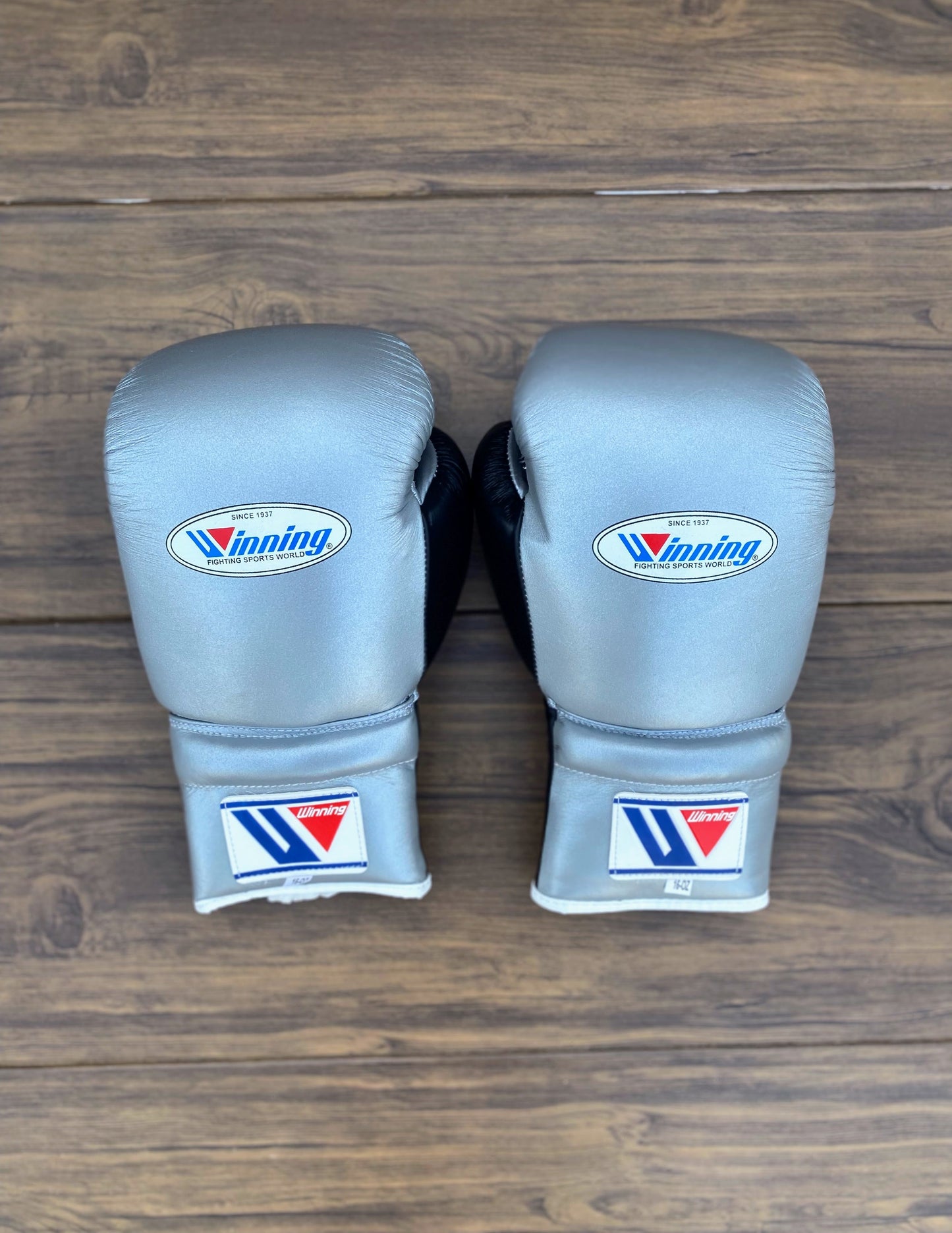 Winning Boxing Gloves Set Black/Silver Custom