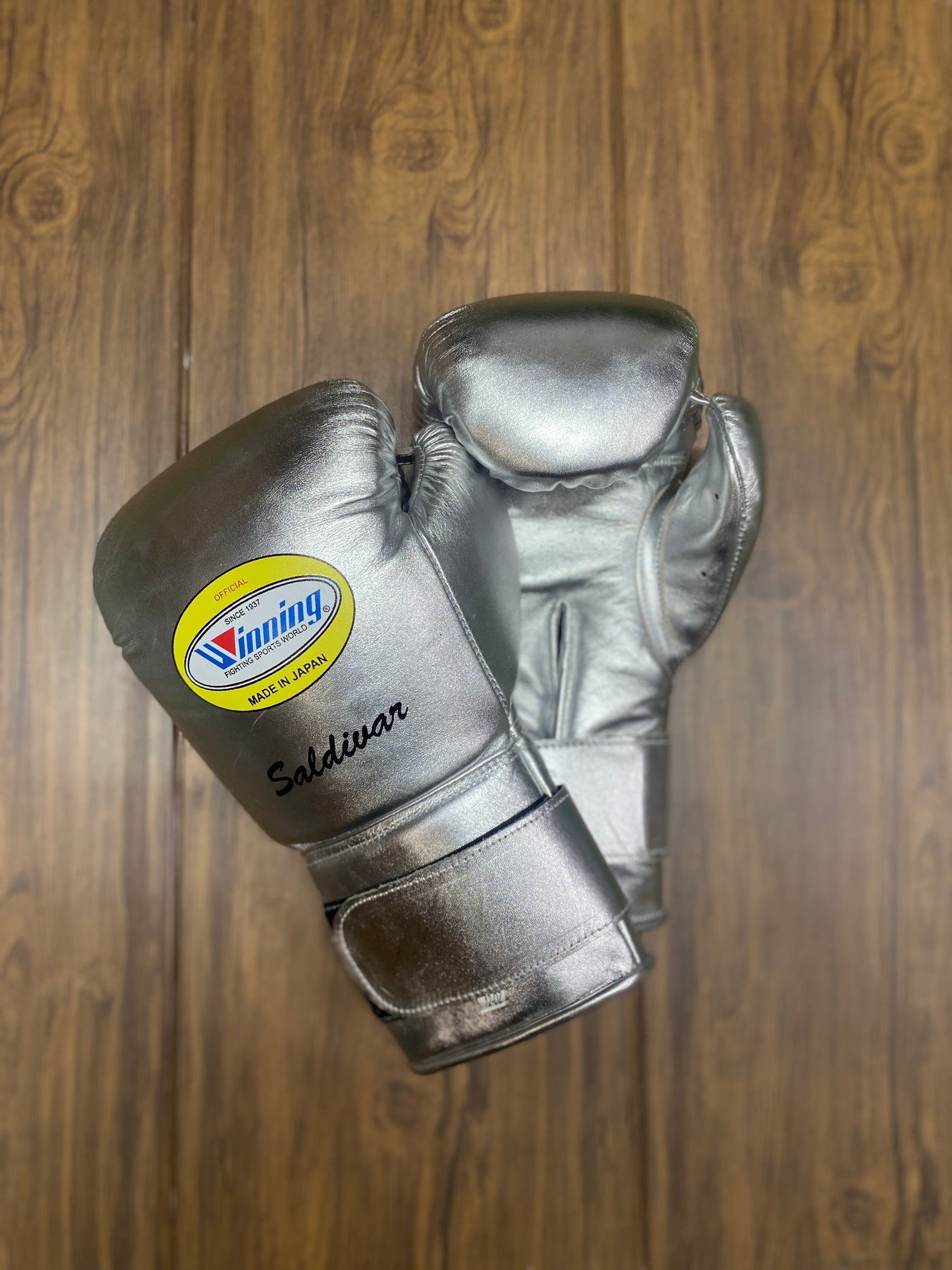 Winning Boxing Gloves Set Silver Complete Set