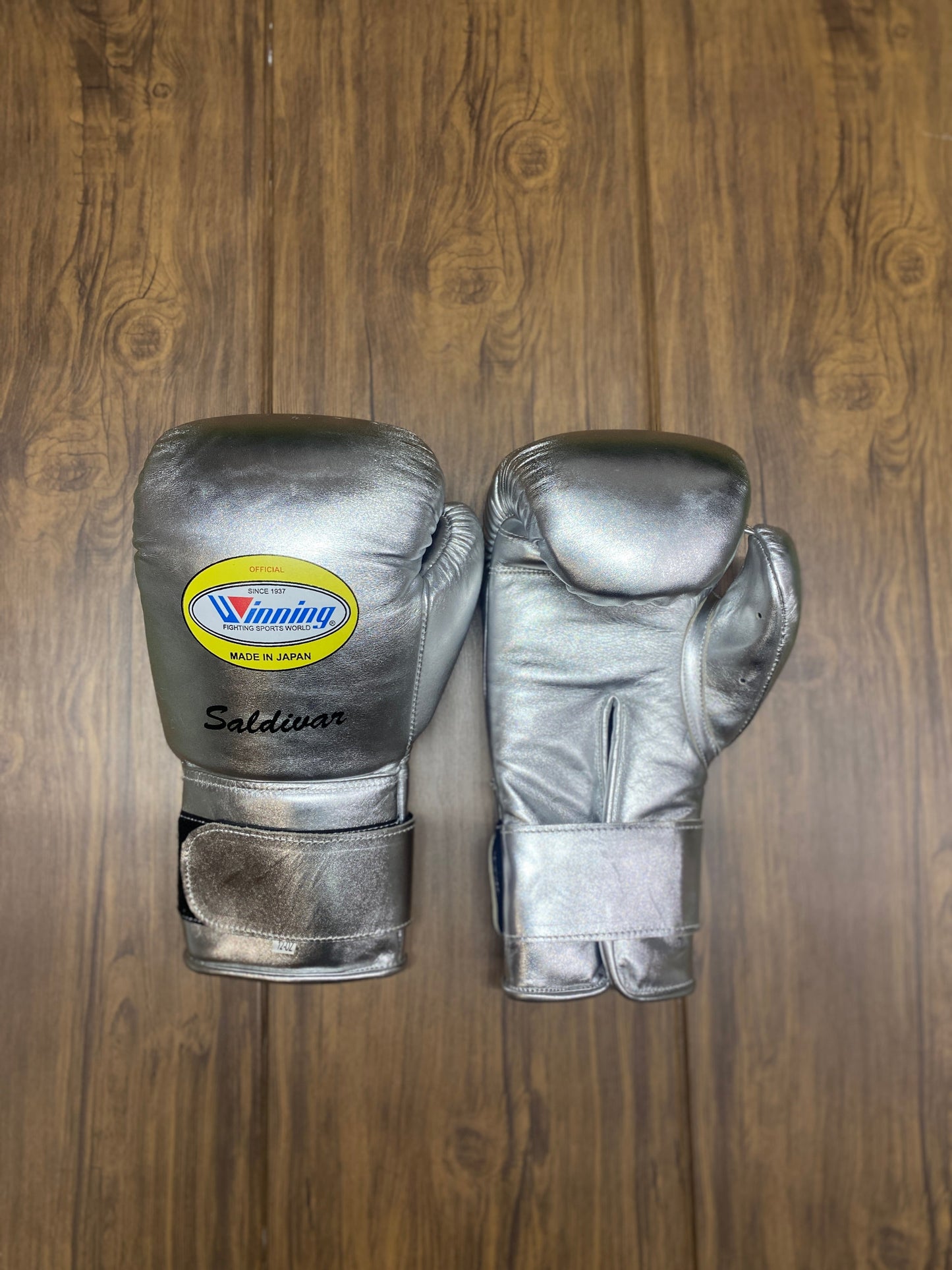 Winning Boxing Gloves Set Silver Complete Set