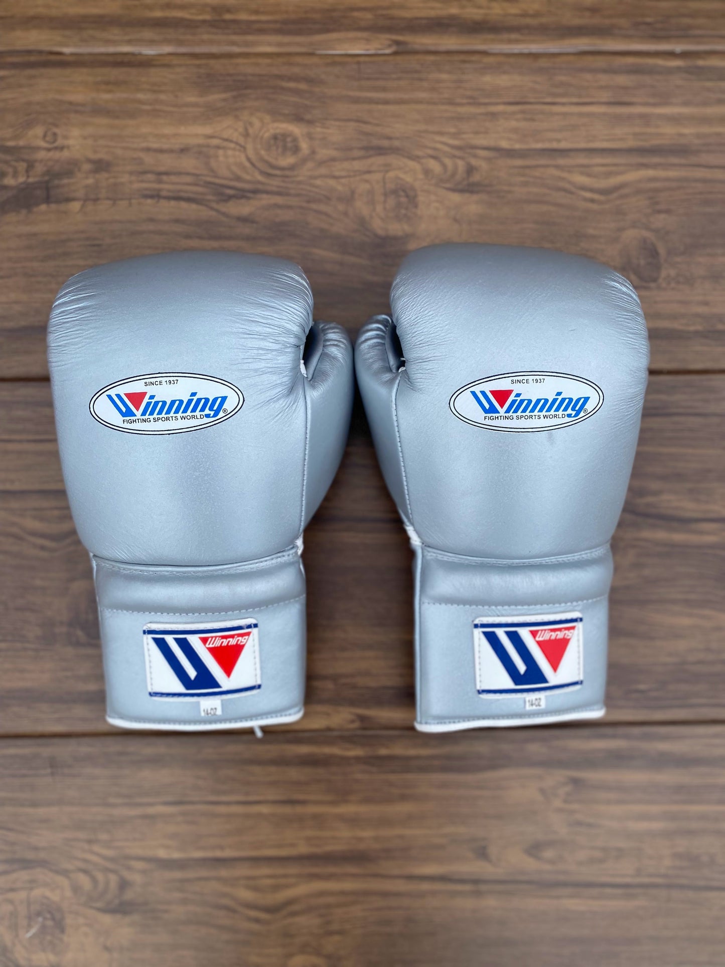 Winning Boxing Gloves Set Silver Sparring Set