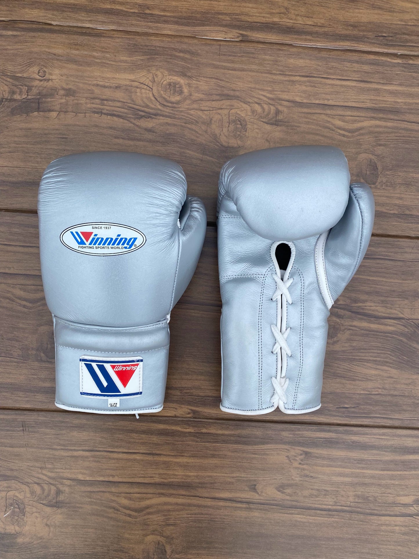 Winning Boxing Gloves Set Silver Sparring Set