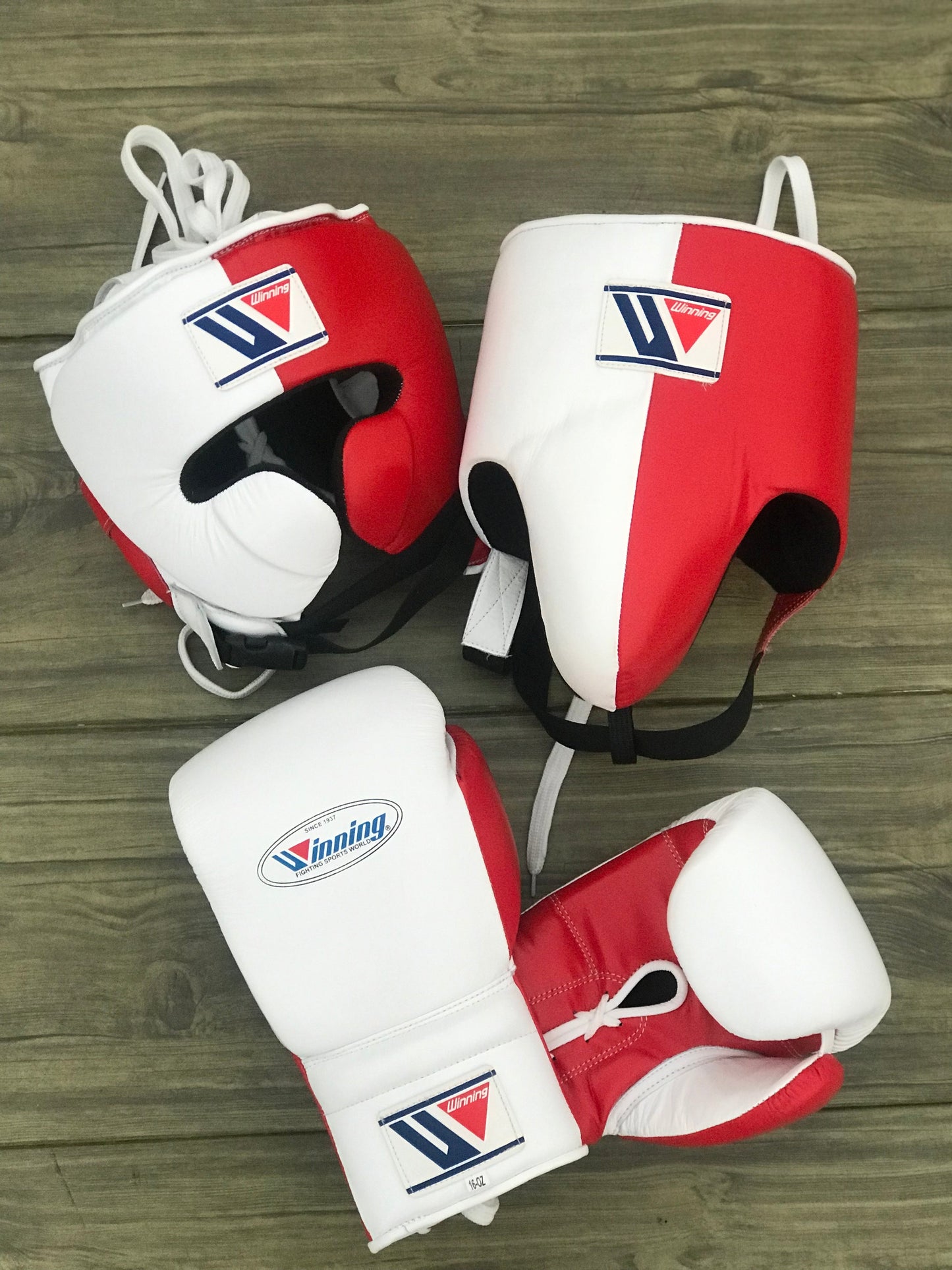 Winning Boxing Gloves Set Red/White Sparring Set