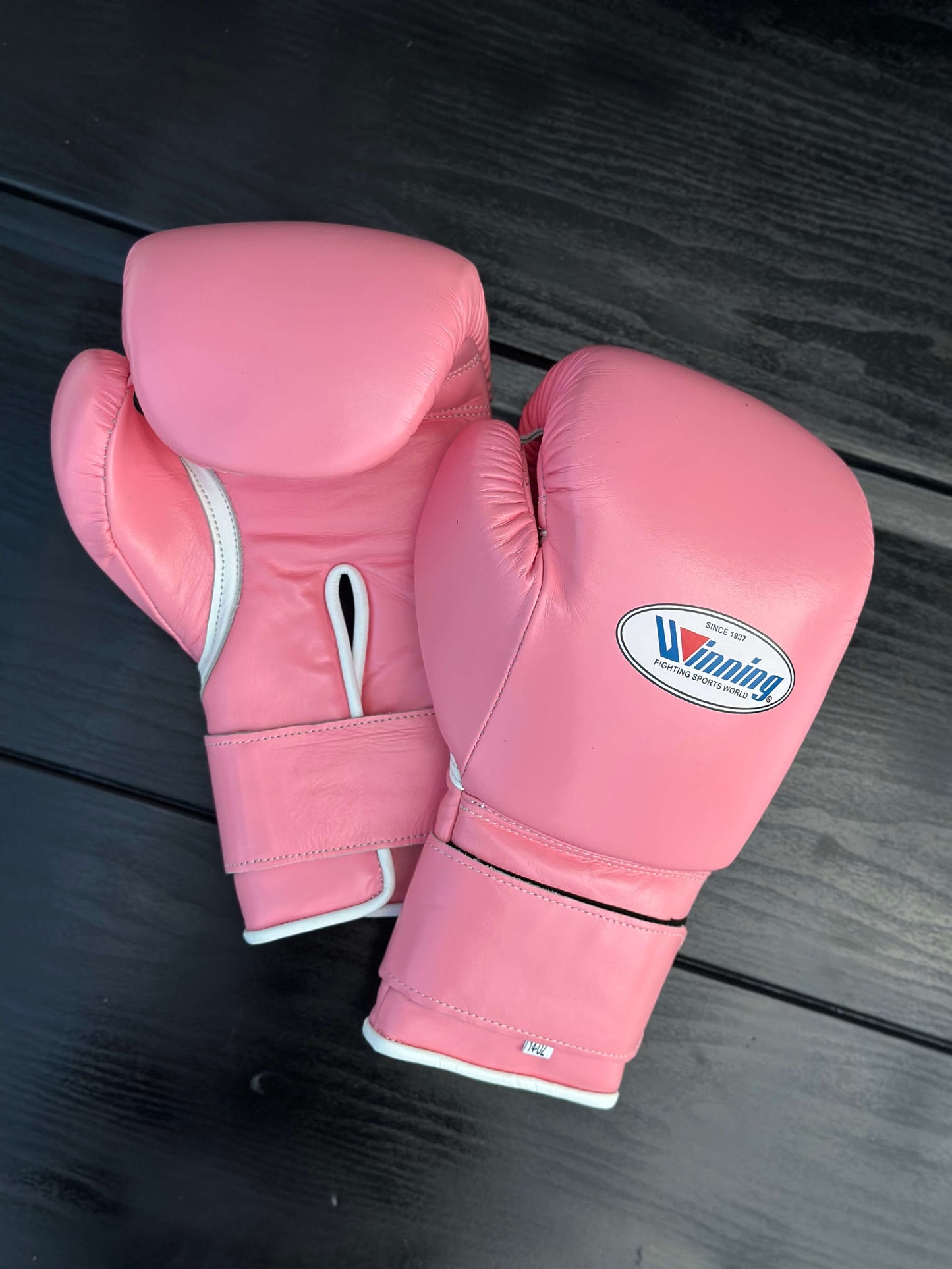 Winning Boxing Gloves Pink Velcro 16oz
